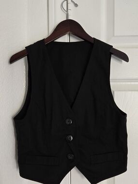Classic Black Buttoned Vest